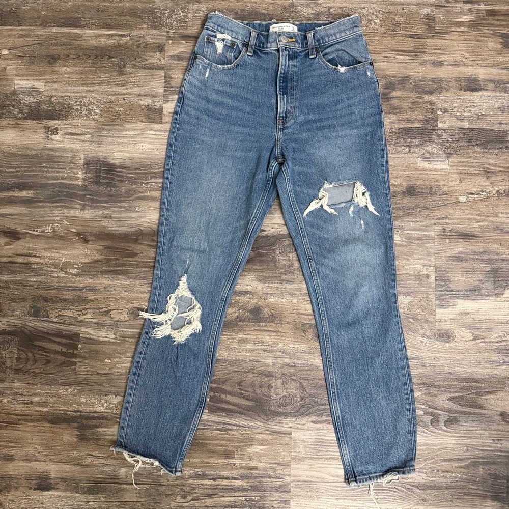 Abercrombie & Fitch The Mom High-Rise Straight Leg Distressed Jeans Size 27/4
